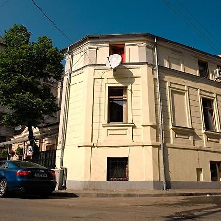 Fun House Hostel Bucharest Exterior photo
