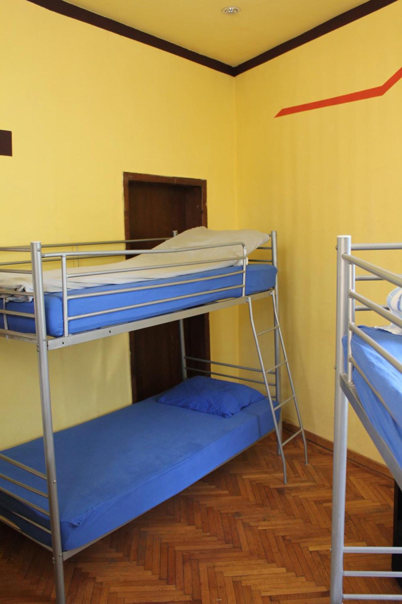Fun House Hostel Bucharest Exterior photo