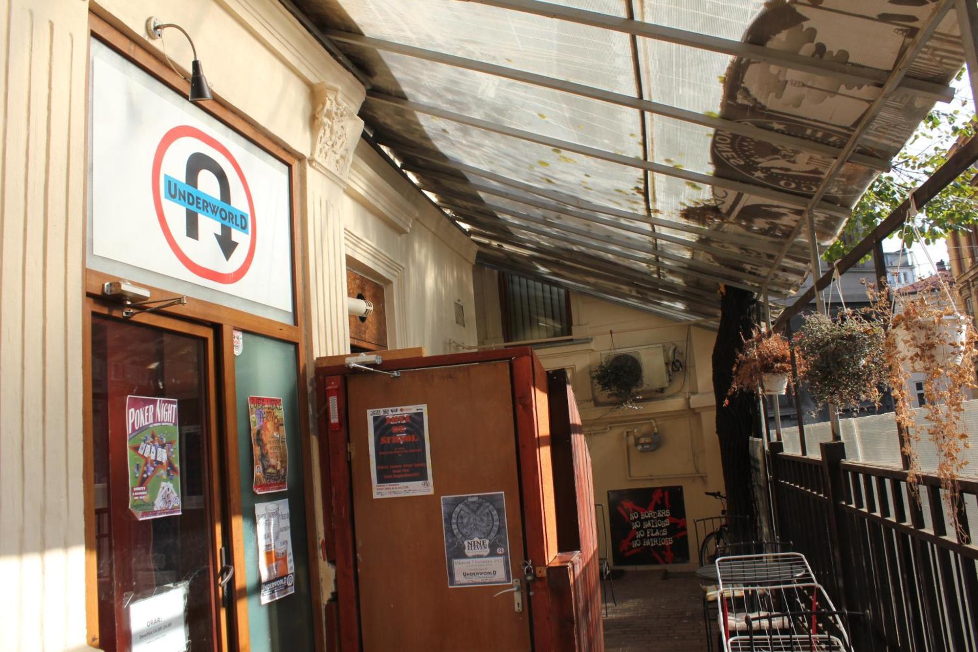 Fun House Hostel Bucharest Exterior photo
