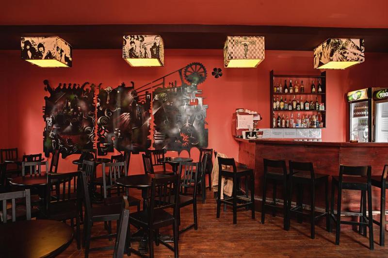 Fun House Hostel Bucharest Exterior photo